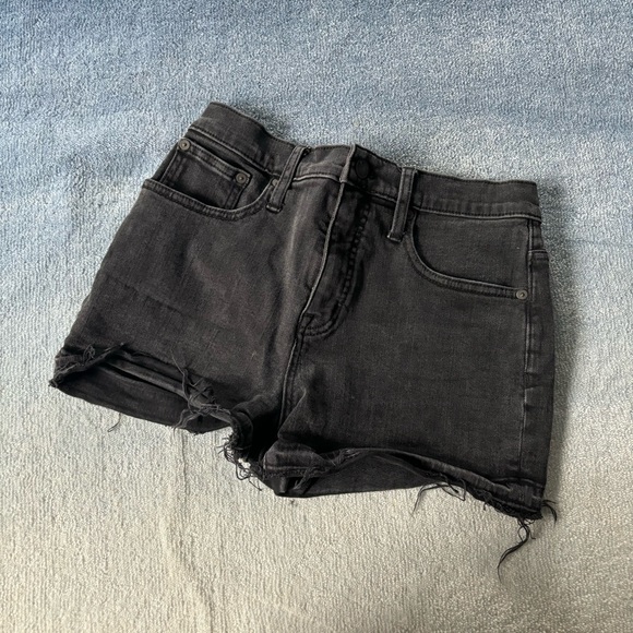 Madewell High-Rise Denim Shorts in Clint Wash - Picture 4 of 5